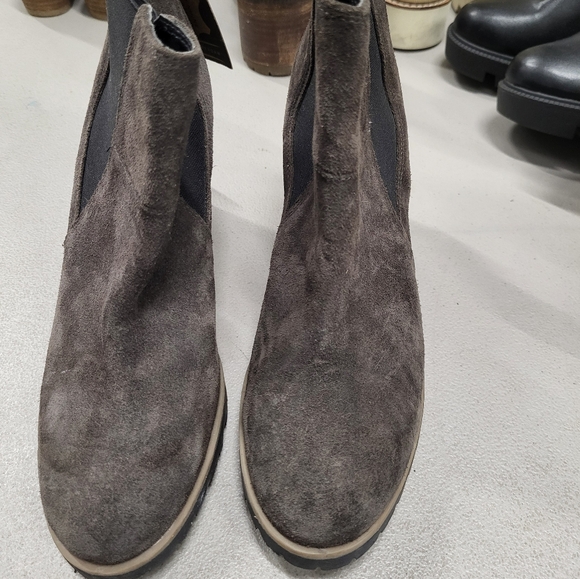 Crevo Alicia Chelsea Leather Heeled Ankle Boot Sz 9 - Picture 3 of 6